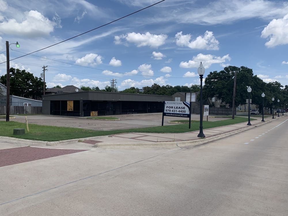 Retail Center | 4405 College Main Street | Bryan, TX: 4405 College Main Street, Bryan, TX 77801